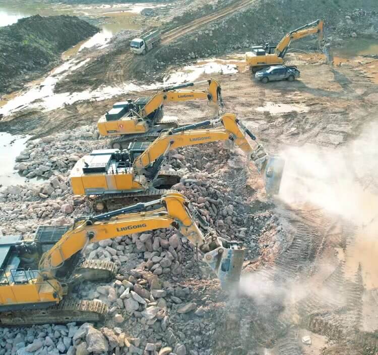 柳工挖掘機(jī)打破了他對(duì)國(guó)產(chǎn)品牌的偏見(jiàn)！